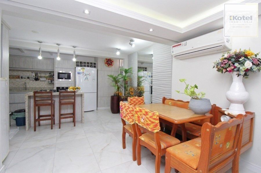 Casa em Condomínio à venda com 3 dormitório, suíte e infra completa.