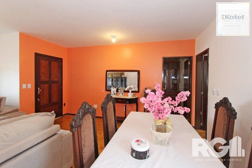 Casa 4 quartos à venda, 280m², Jardim Itu Sabará - Porto Alegre