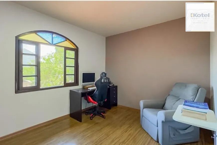 Casa térrea com 4 dormitórios, suíte e 2 vagas. — foto 4
