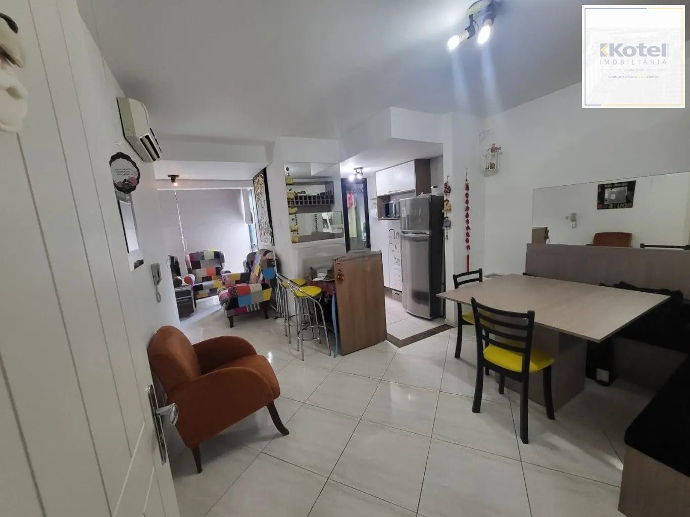 Apartamento com 1 quarto e 53m² à venda em Menino Deus, Porto Alegre.