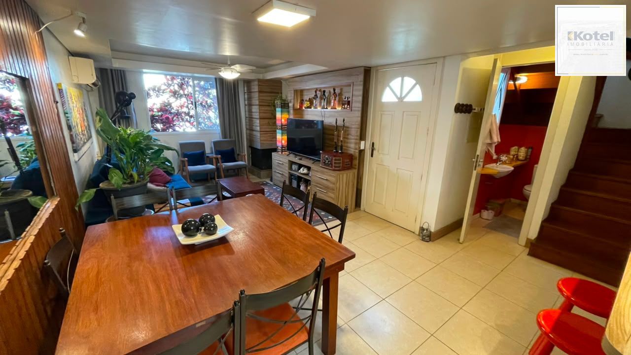 Casa 4 dorms com energia solar em condomínio