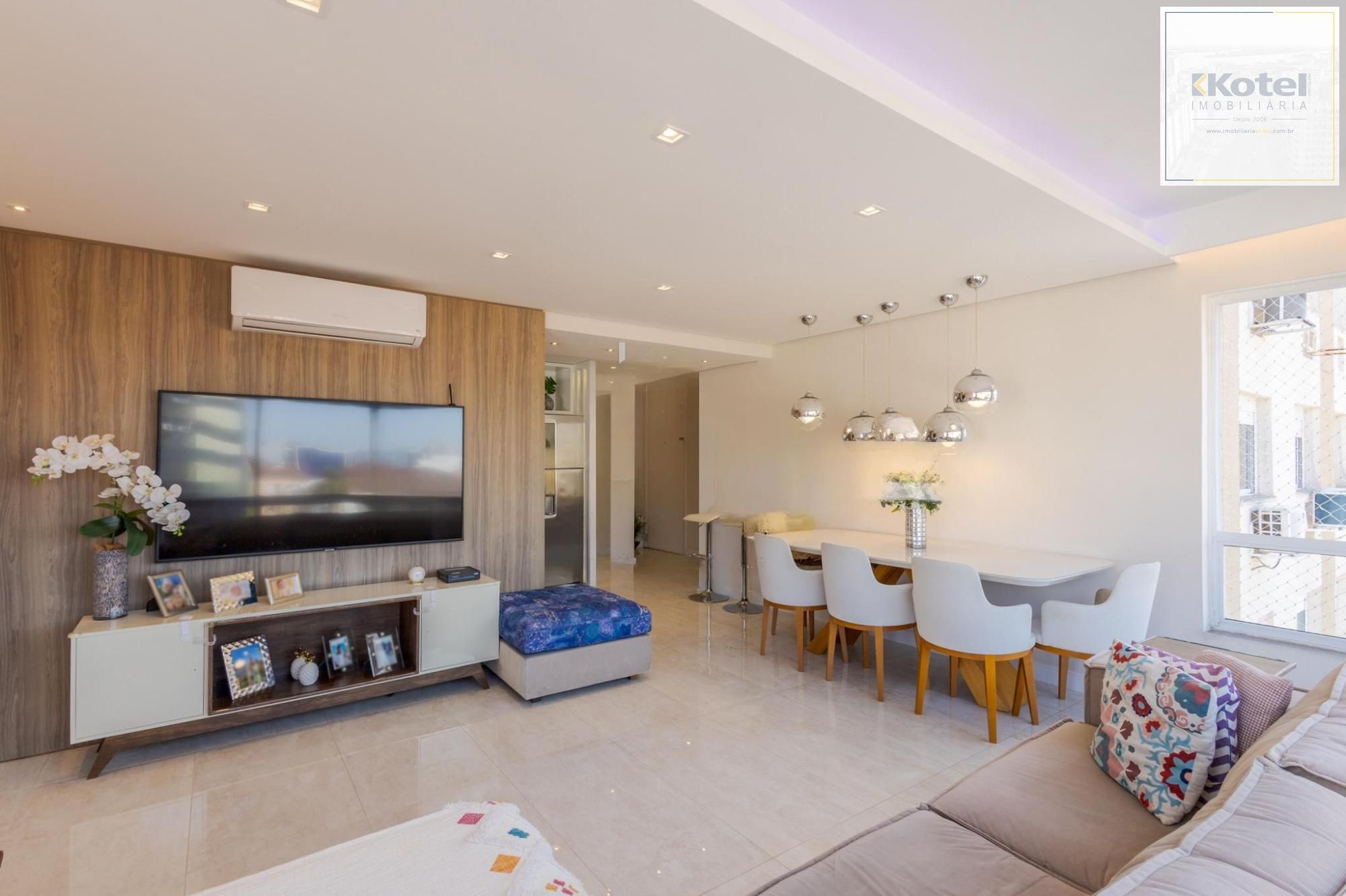 Apartamento reformado e decorado com 3 dormitórios