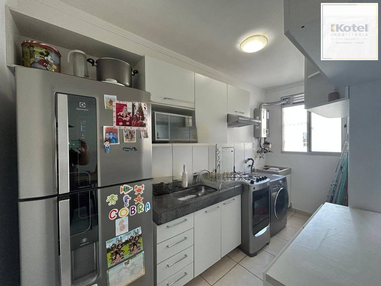 Apartamento com 2 dormitórios, suíte, sacada, churrasqueira e vaga.