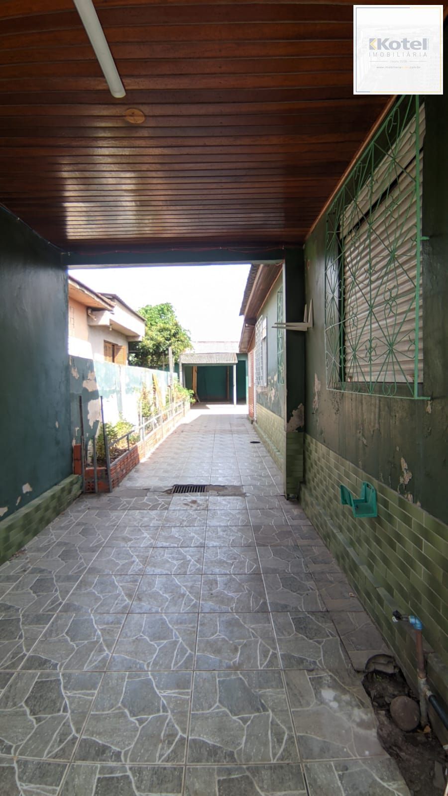 Casa com pátio, 2 dormitórios,  Avenida Vinte e Um de Abril - Sarandi — foto 2