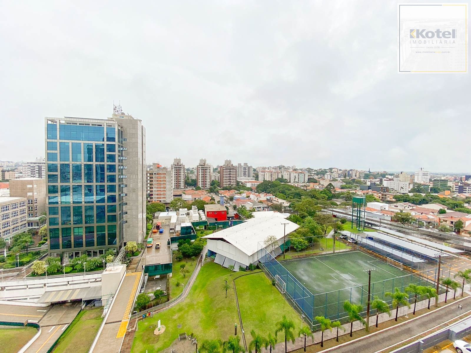 Apartamento semimobiliado, andar alto, com vista perene – Jardim Lindóia
