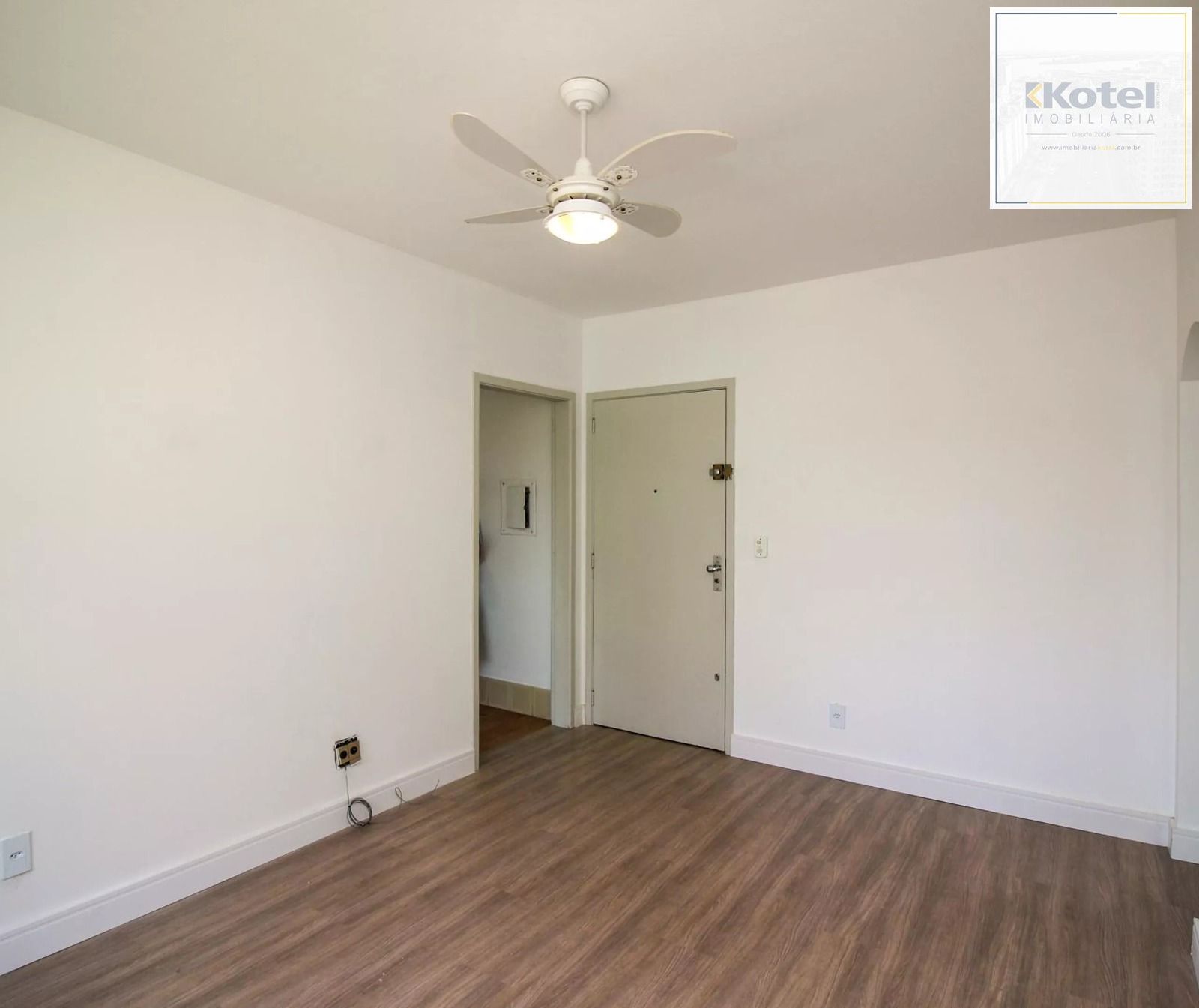 Apartamento com 2 dormitórios, banheiro auxiliar e 2 vagas cobertas. — foto 5