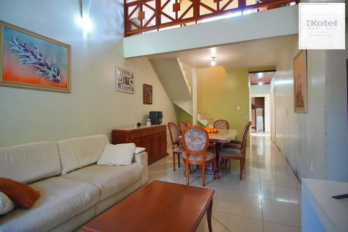 Casa Térrea com 5 dormitórios, Amplo Terreno de 300m² - Bairro Santa Rosa — foto 2