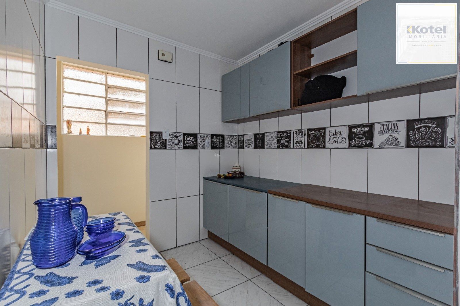 Térreo com pátio Semimobiliado, 2 Dormitórios, Próximo ao Praia de Belas