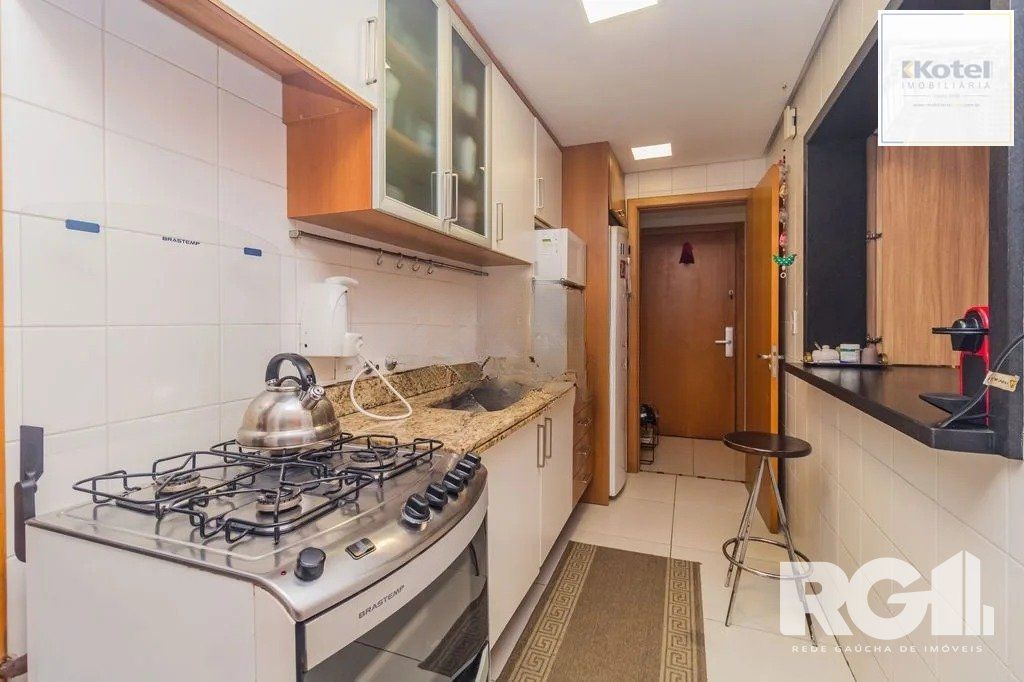 Apartamento com 94m², 3 quartos, 1 suíte, 2 vagas, no bairro Cristo Redentor em Porto Alegre..