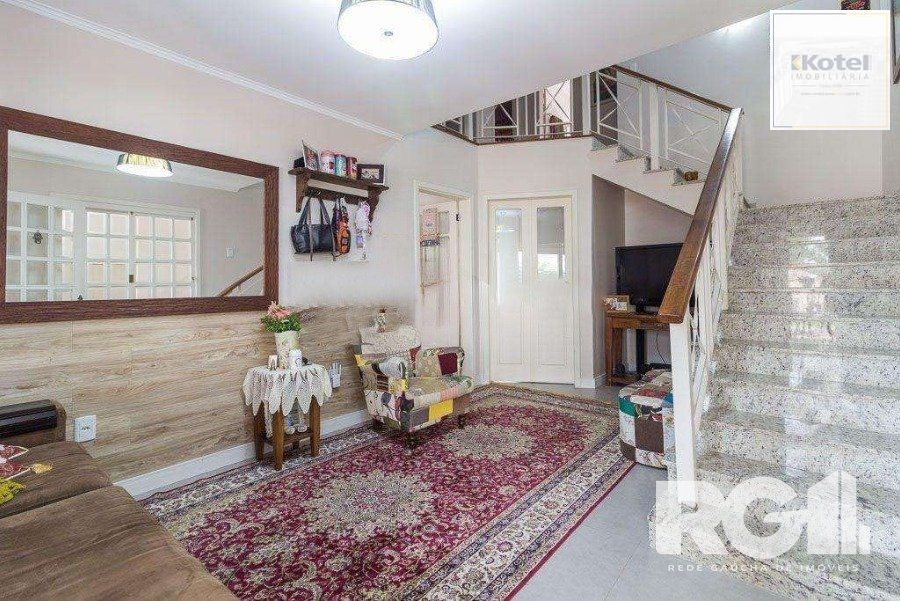 Casa 4 quartos à venda, 233m², Jardim Itu - Porto Alegre