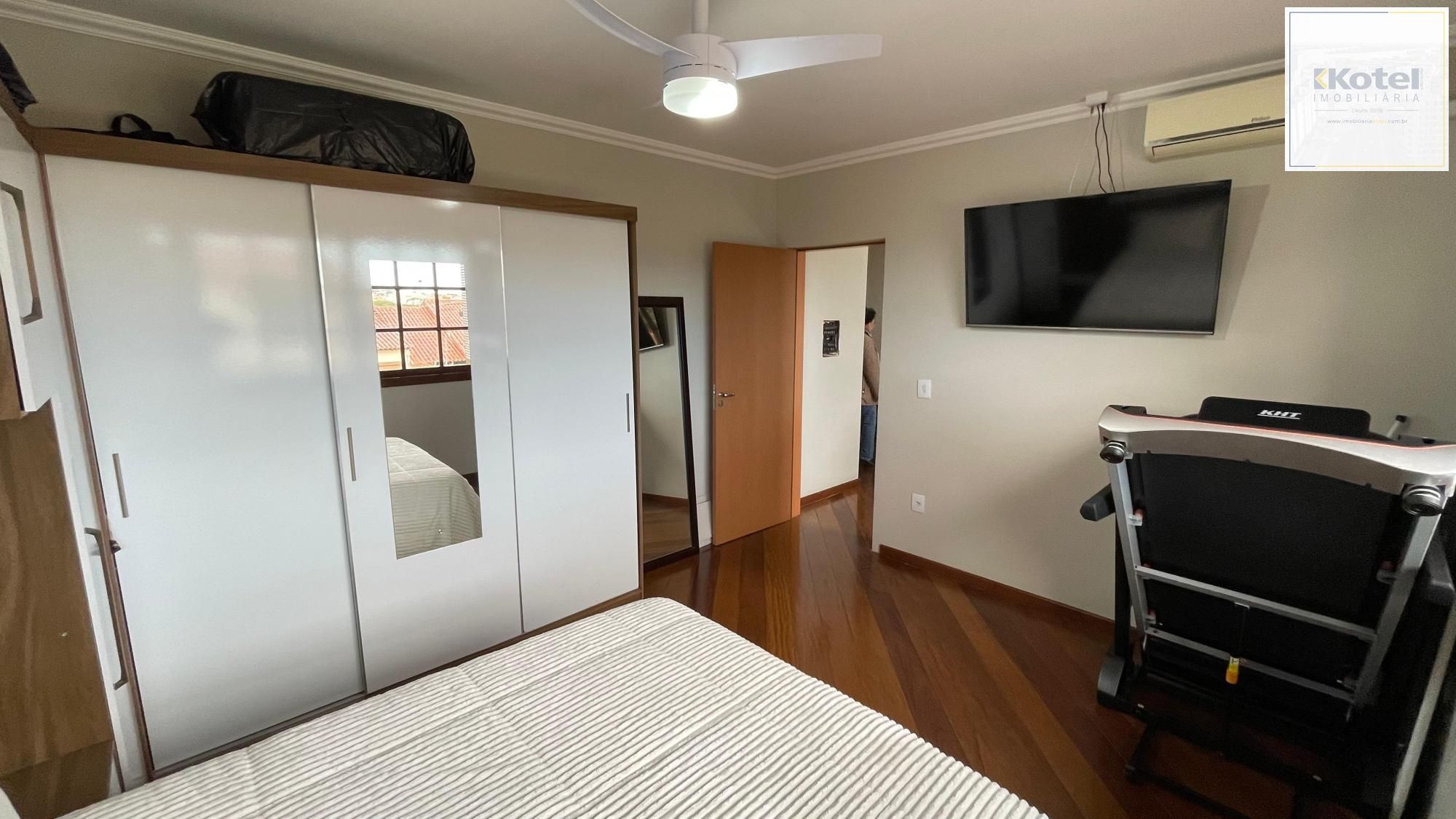 Casa 3 quartos à venda, 220m², Parque Santa Fé - Porto Alegre