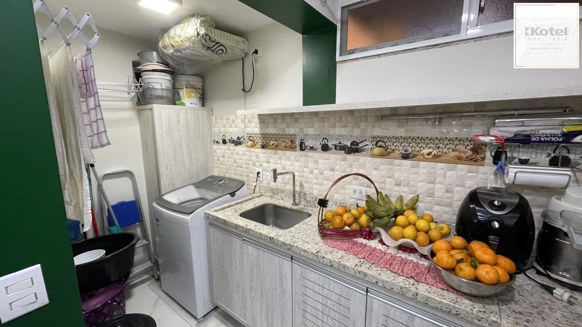 Casa em Condomínio à venda com 3 dormitório, suíte e infra completa.