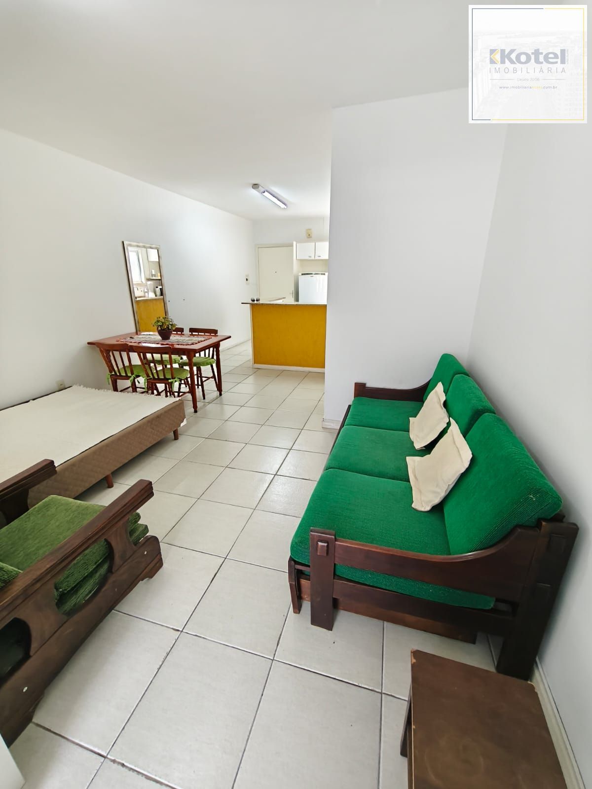 Apartamento Mobiliado 2 Dormitórios com Vaga Coberta,  Centro, Capão da Canoa