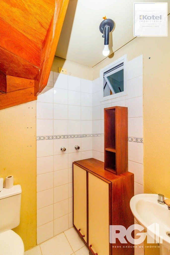 Casa em condomínio com 3 dormitórios, suíte, espaço gourmet.