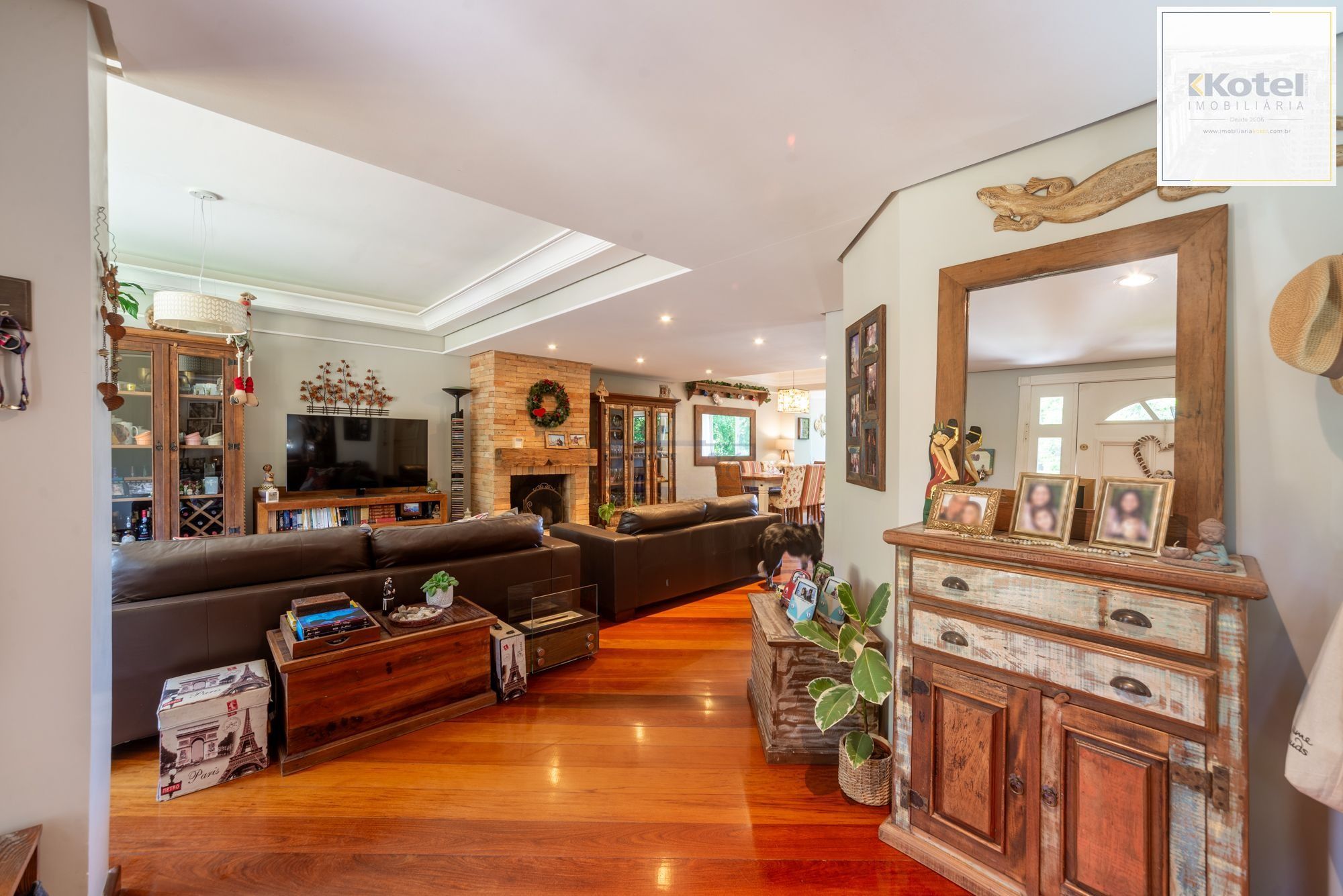 Casa térrea com 4 dormitórios, 2 suítes e 3 vagas. — foto 3