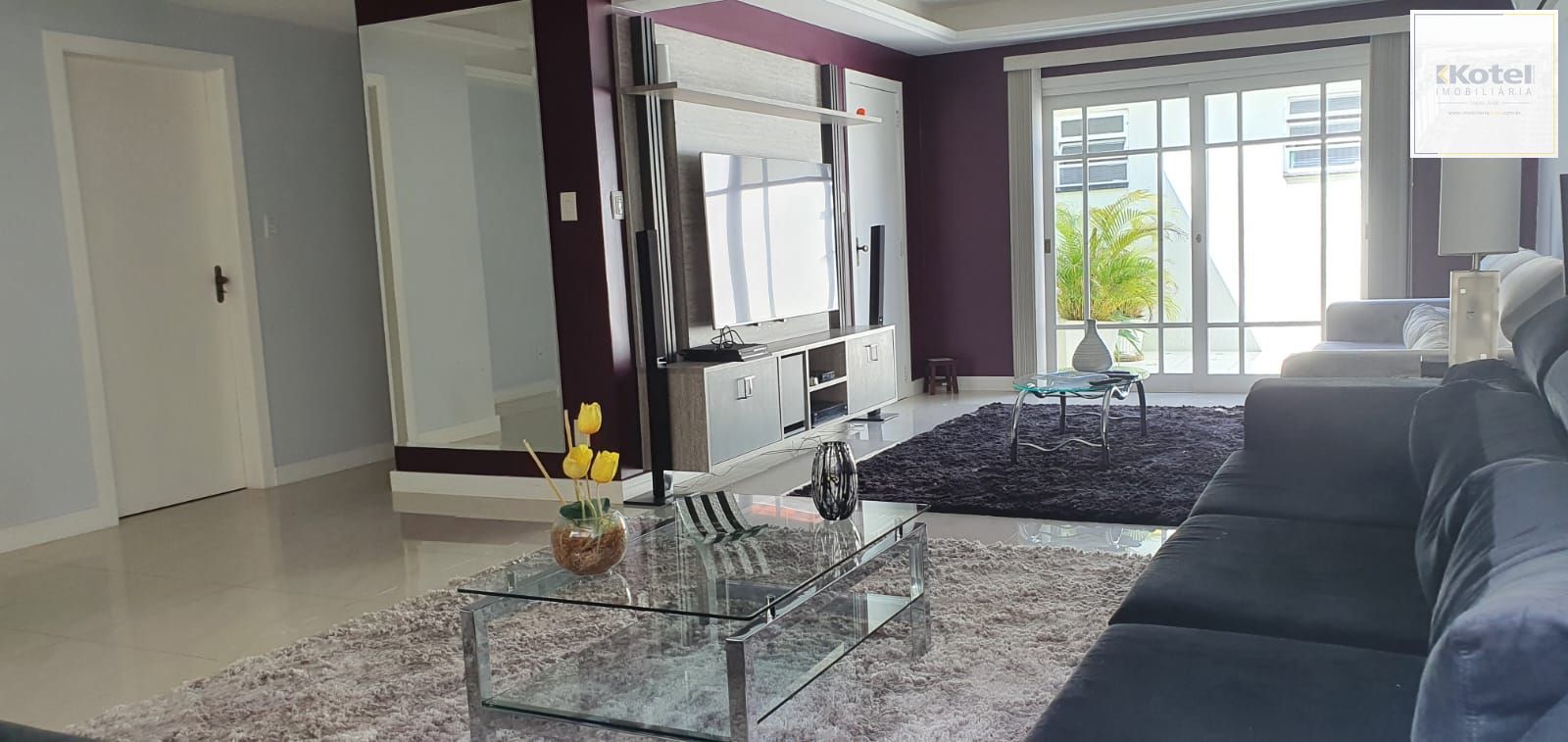 Casa térrea com 3 dormitórios, suíte e 3 vagas.