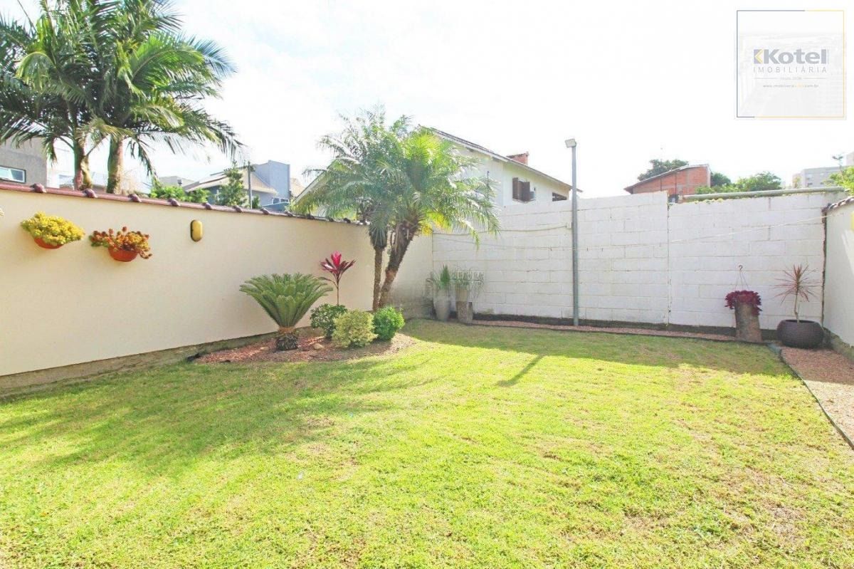 Casa Semimobiliada com 191m² em Condomínio