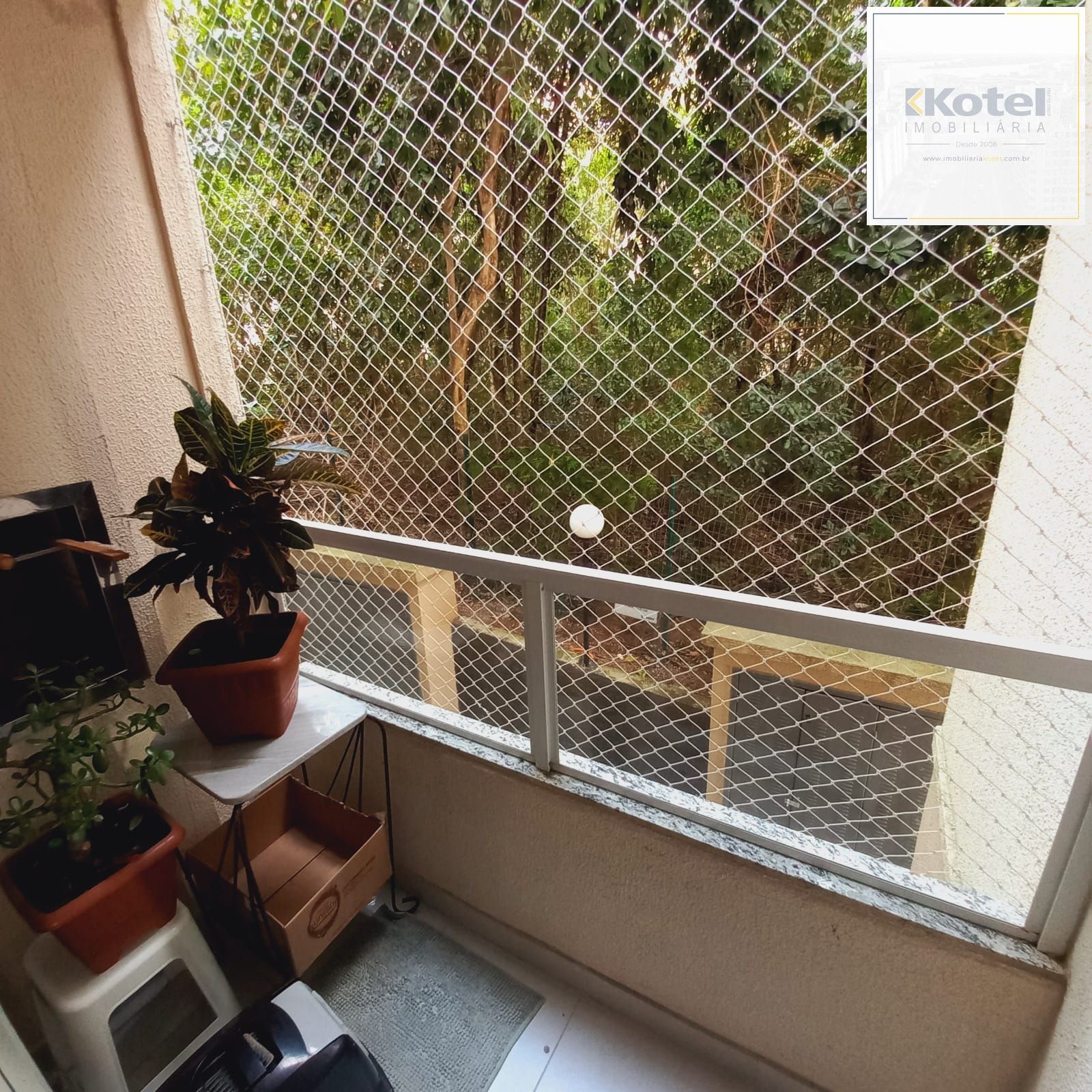 Apartamento 2 Dormitórios, sacada com churrasquieira, 1 vaga  Portaria 24h — foto 5