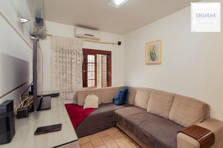 Casa térrea  com 200m² privativos, 3 quartos, Rua Sylvio Sanson - Sarandi — foto 2