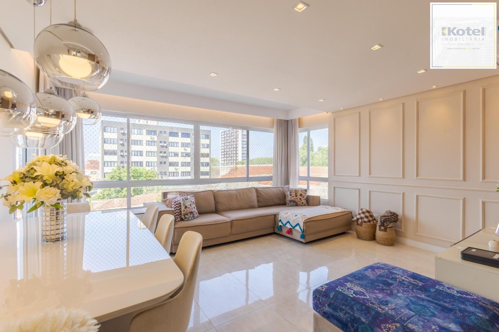 Apartamento reformado e decorado com 3 dormitórios