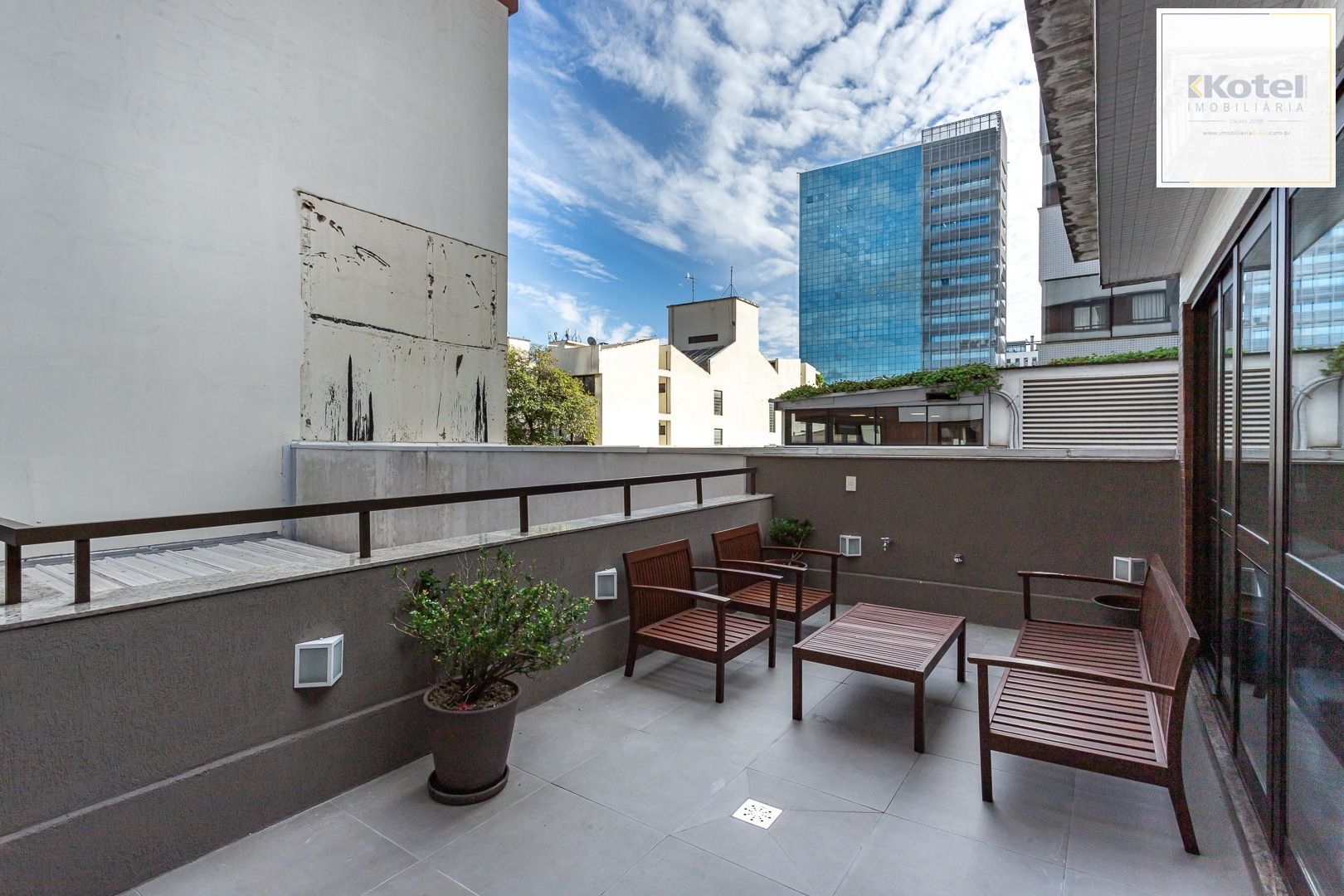 Apartamento Garden 3 Dorms (2 Suítes), 181m², 2 Vagas – Auxiliadora, POA — foto 2