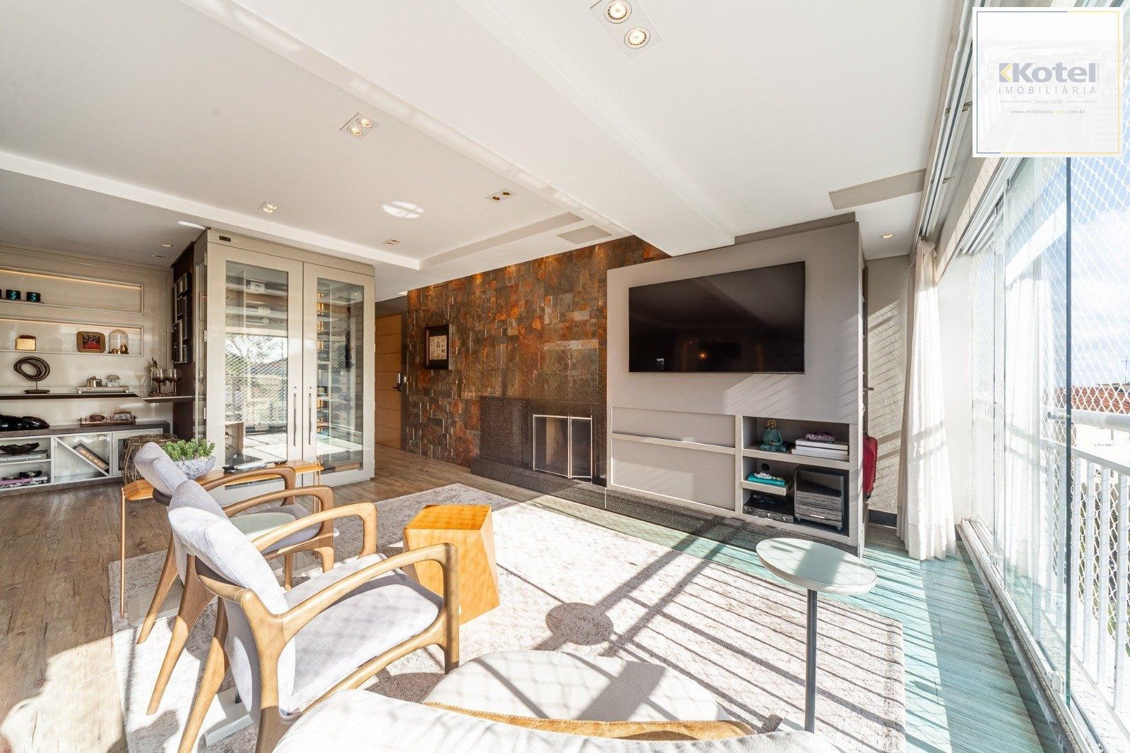 Apartamento com duas suítes no Jardim Europa