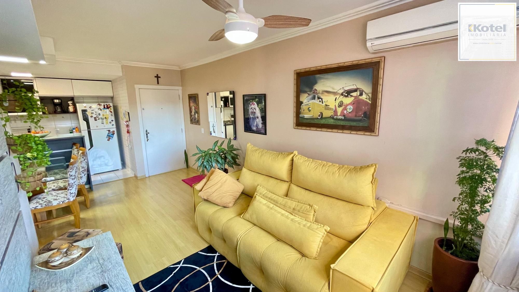 Apartamento Semimobiliado com 3 Dormitórios e Suíte
