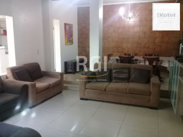 Casa para Venda - 210m², 3 dormitórios, sendo 1 suites, Cidade Baixa