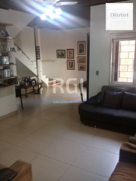 Casa para Venda - 210m², 3 dormitórios, sendo 1 suites, Cidade Baixa