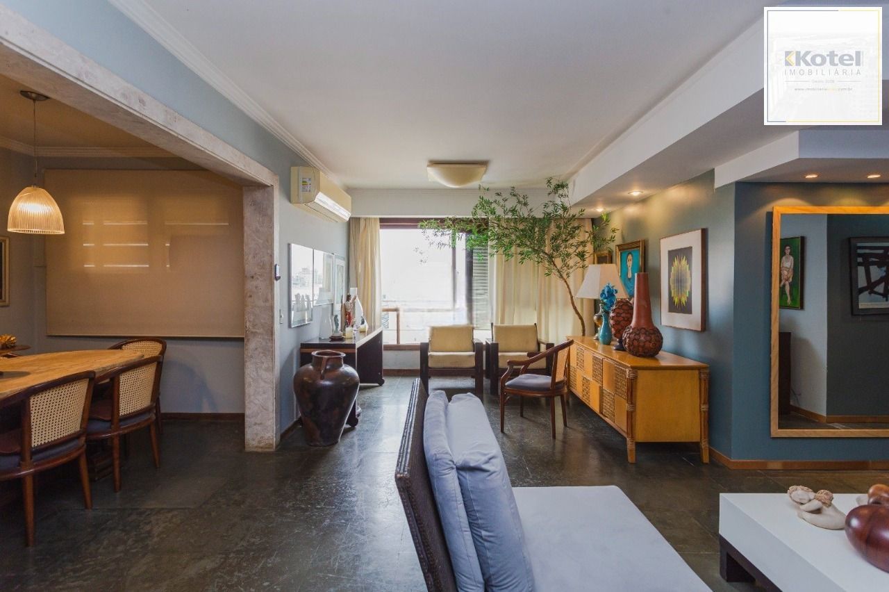 Apartamento com 116m², localizado no bairro Rio Branco em Porto Alegre/RS.
