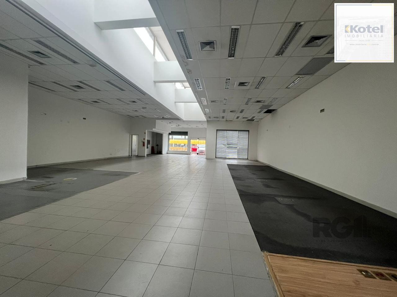 Loja para Venda - 450m², 0 dormitórios, 1 vaga - Petrópolis — foto 5