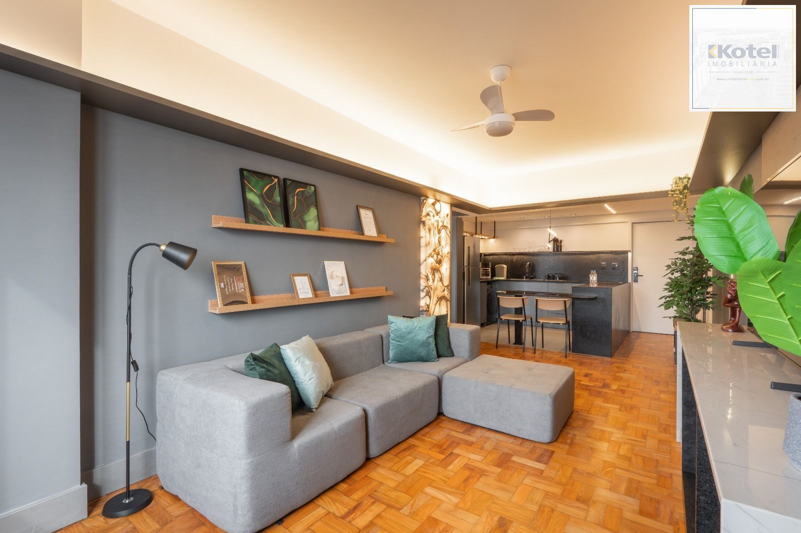Apartamento com 56m², localizado no bairro Centro Histórico em Porto Alegre/RS.
