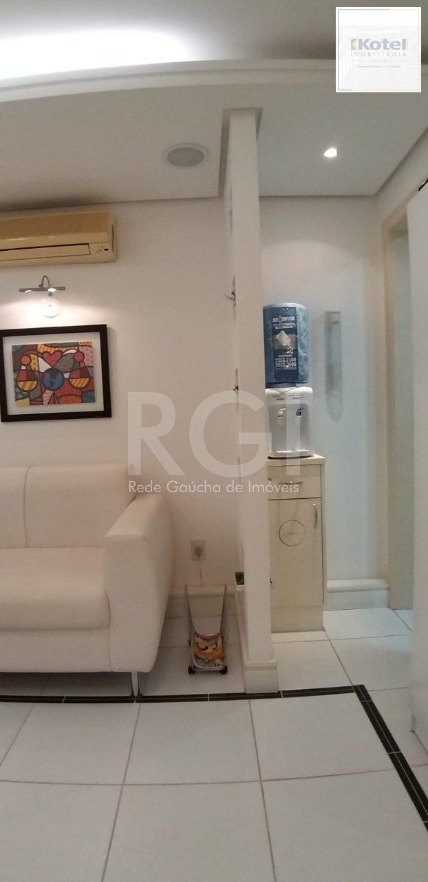 Sala comercial com 40m² privativos localizado no bairro Petrópolis em Porto Alegre/RS. — foto 2