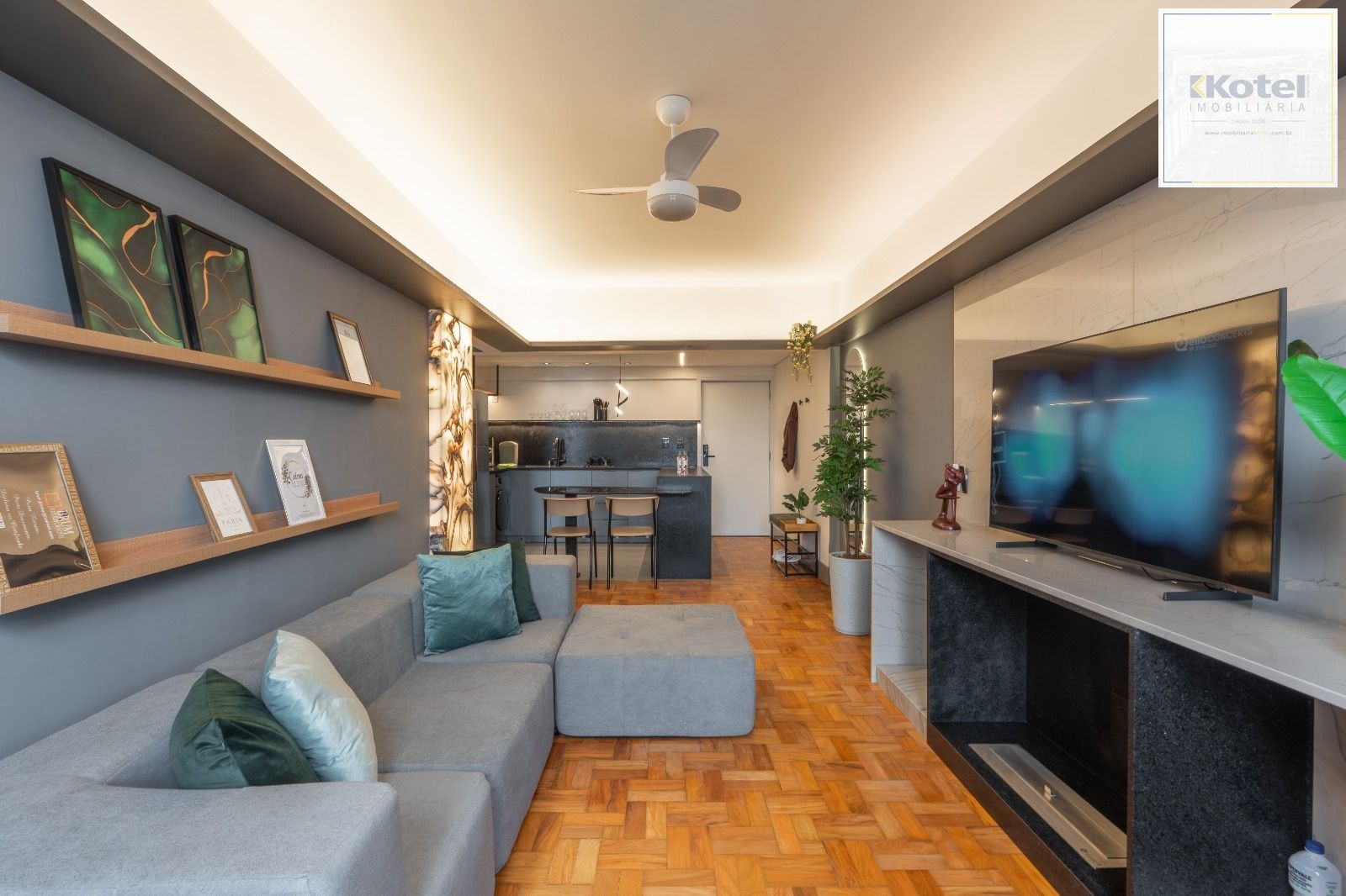 Apartamento com 56m², localizado no bairro Centro Histórico em Porto Alegre/RS.