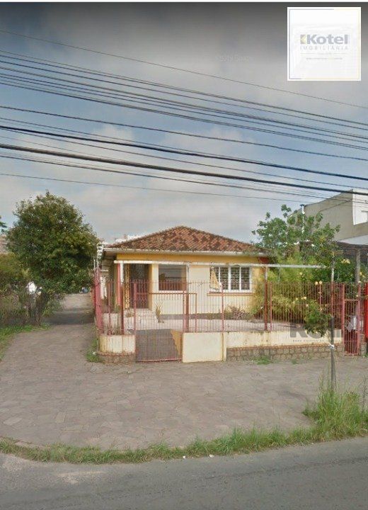 Terreno de esquina com área de 363m² localizado no bairro Vila Ipiranga em porto Alegre/RS.