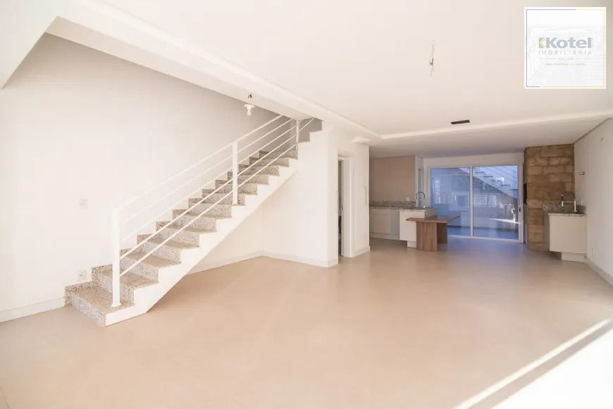Casa com 120m², localizada no bairro Jardim Itu em Porto Alegre/RS.