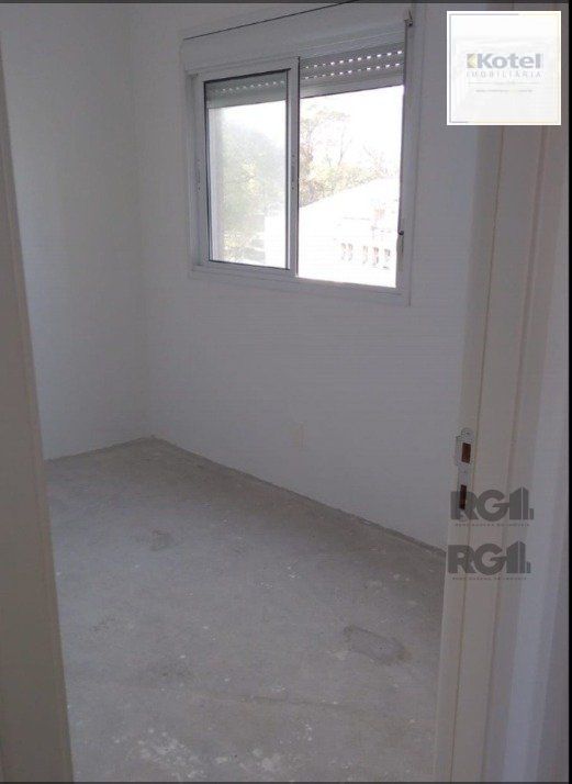 Apartamento com 75m² privativos, 3 dormitórios sendo 1 suíte, living dois ambientes,  imóvel arejado e iluminado.