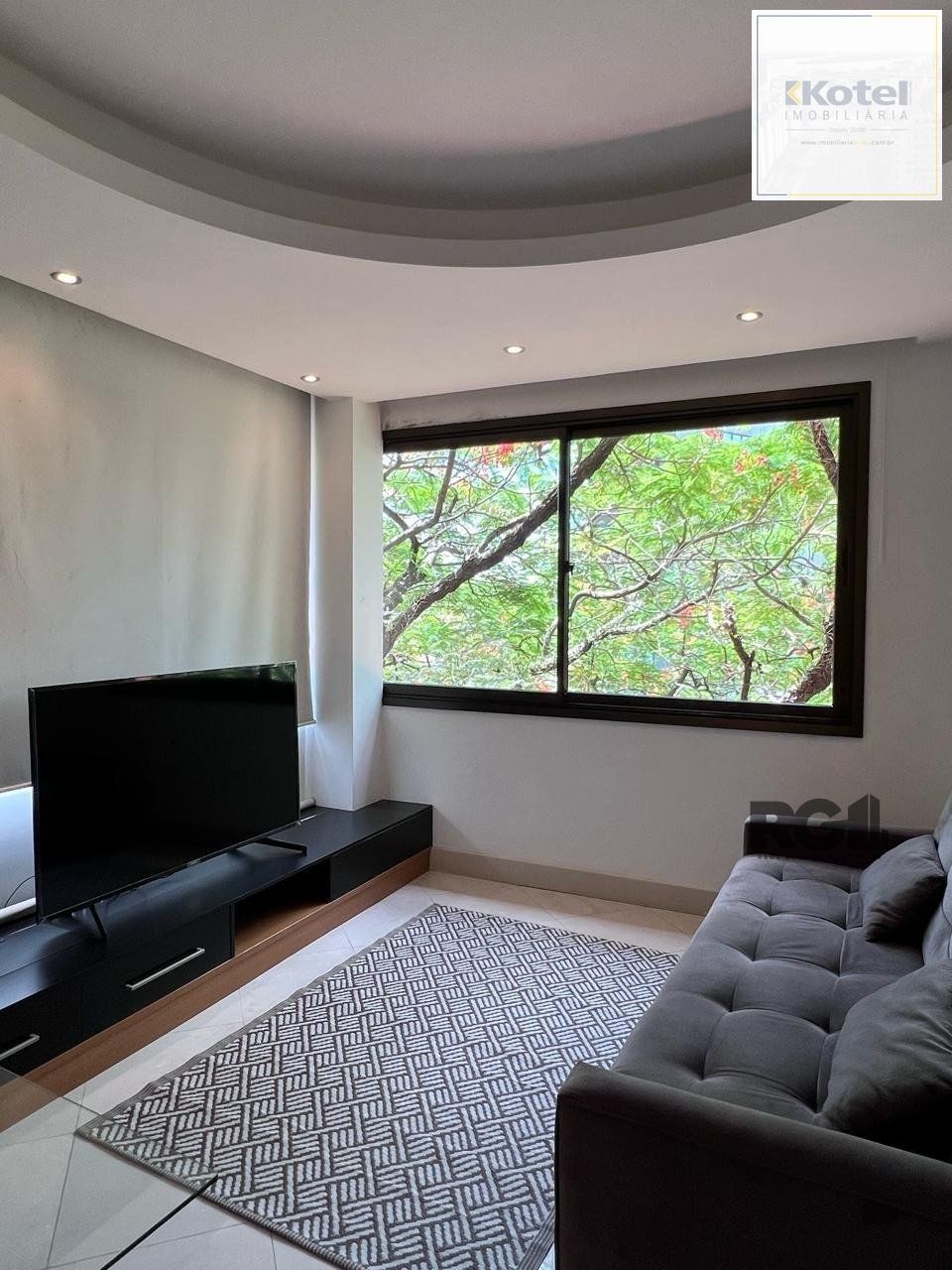 Excelente apartamento inteiramente decorado e mobiliado, com ótimo acabamento em localização privilegiada.