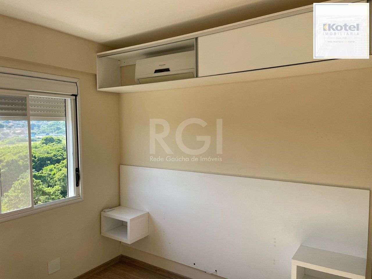 Apartamento com 2 dormitórios, localizado no bairro Morro Santana em Porto Alegre/RS.