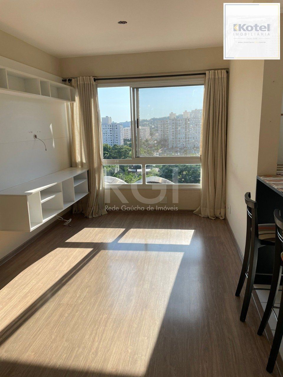 Apartamento com 2 dormitórios, localizado no bairro Morro Santana em Porto Alegre/RS.