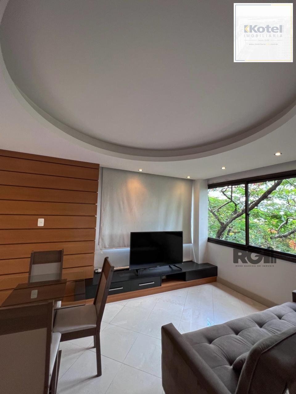 Excelente apartamento inteiramente decorado e mobiliado, com ótimo acabamento em localização privilegiada.