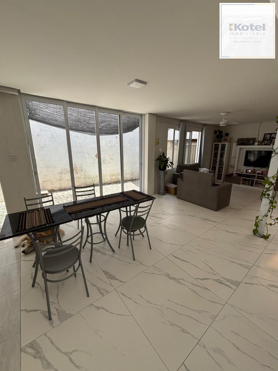 Casa com 177m², localizado no bairro Azenha em Porto Alegre/RS. — foto 2
