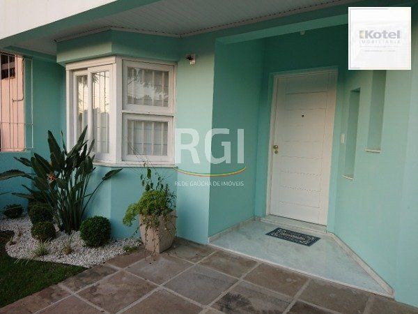 Casa em Porto Alegre, no bairro Espirito Santo, com 4 dormitório(s), e 4 banheiros, à venda. — foto 2