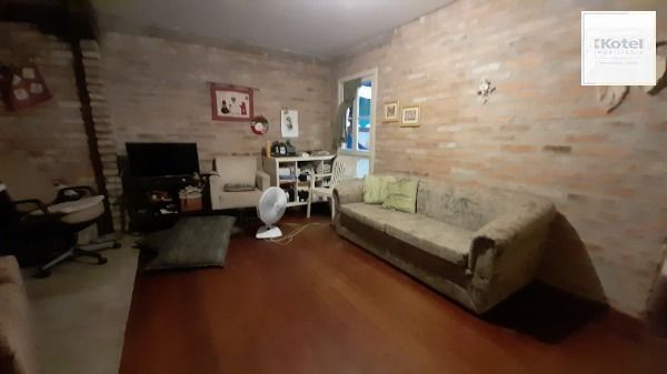 Casa em Porto Alegre, no bairro Vila Conceição, com 1 dormitório(s), e 1 banheiros, à venda.
