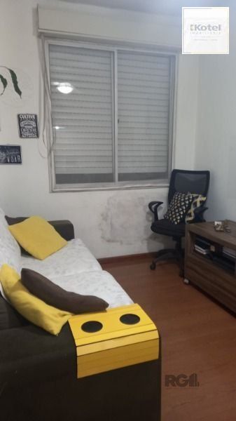 Apartamento em Porto Alegre, no bairro Cristal, com 1 dormitório(s), e 1 banheiros, à venda. — foto 2