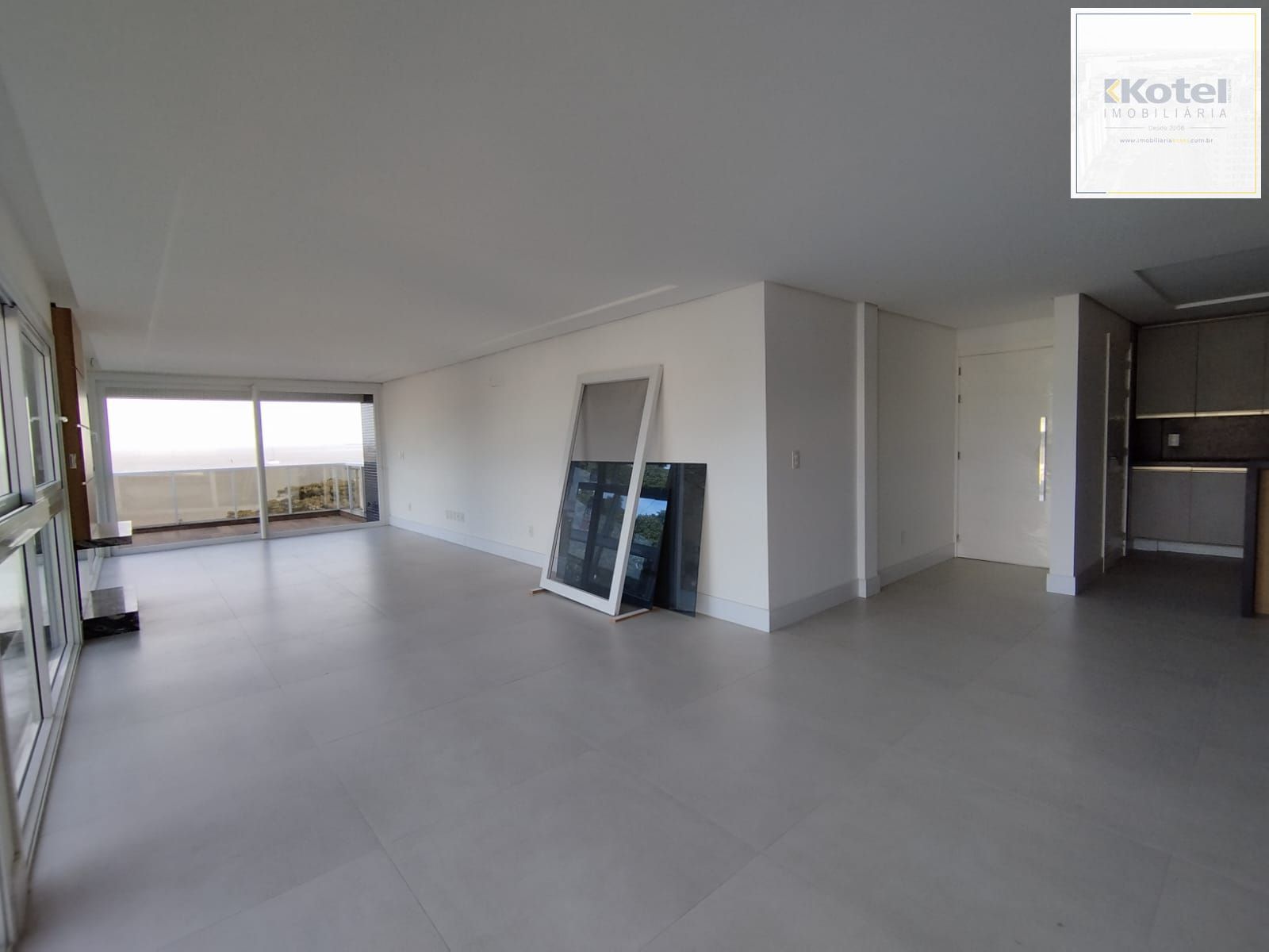 Apartamento - 3 dormitórios, sendo 3 suites, 4 vagas - Vila Assunção