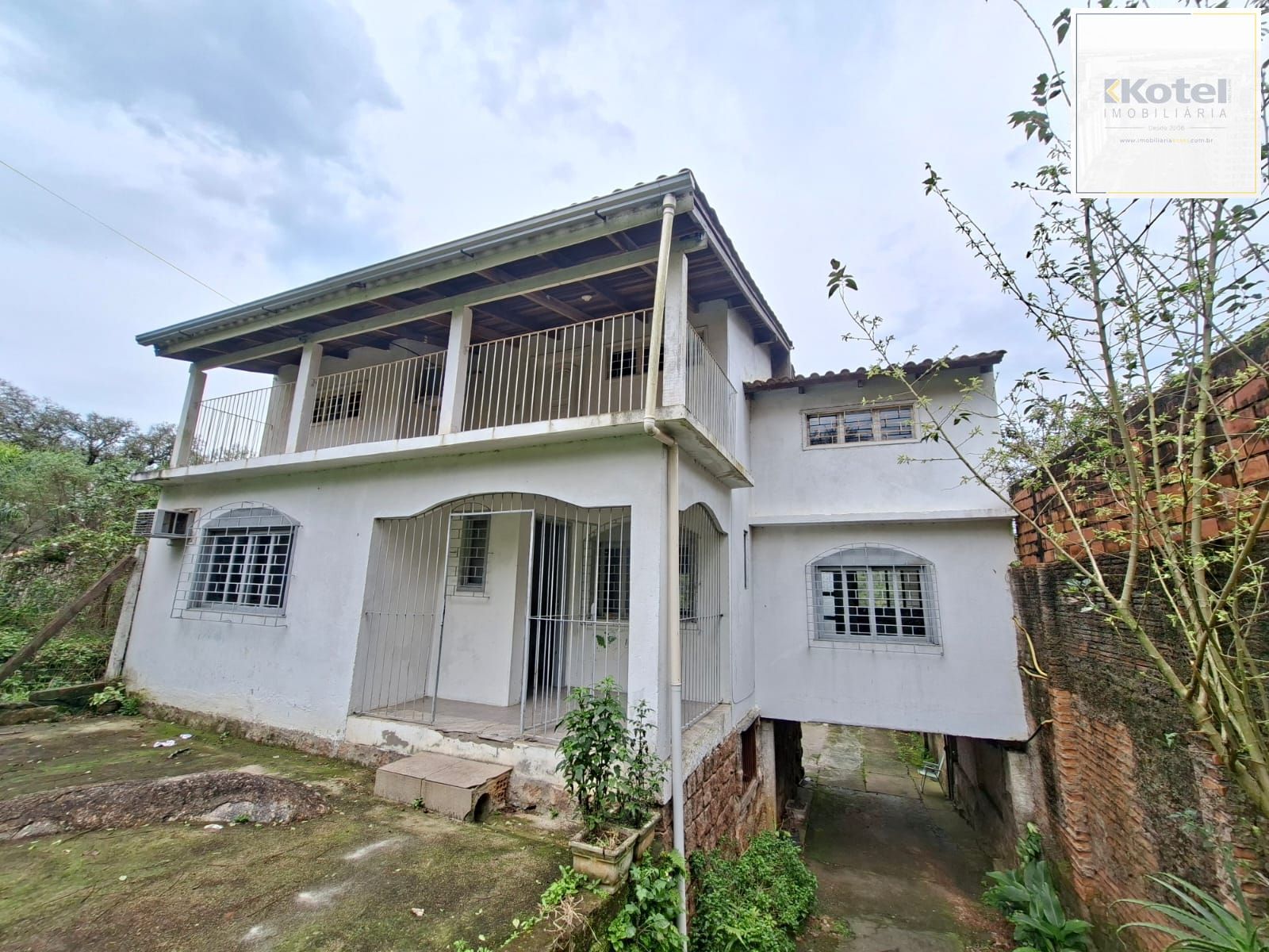 Casa com 5 Dormitórios, Salão de Festas e Terreno de 11,6 x 115m – Belém Velho