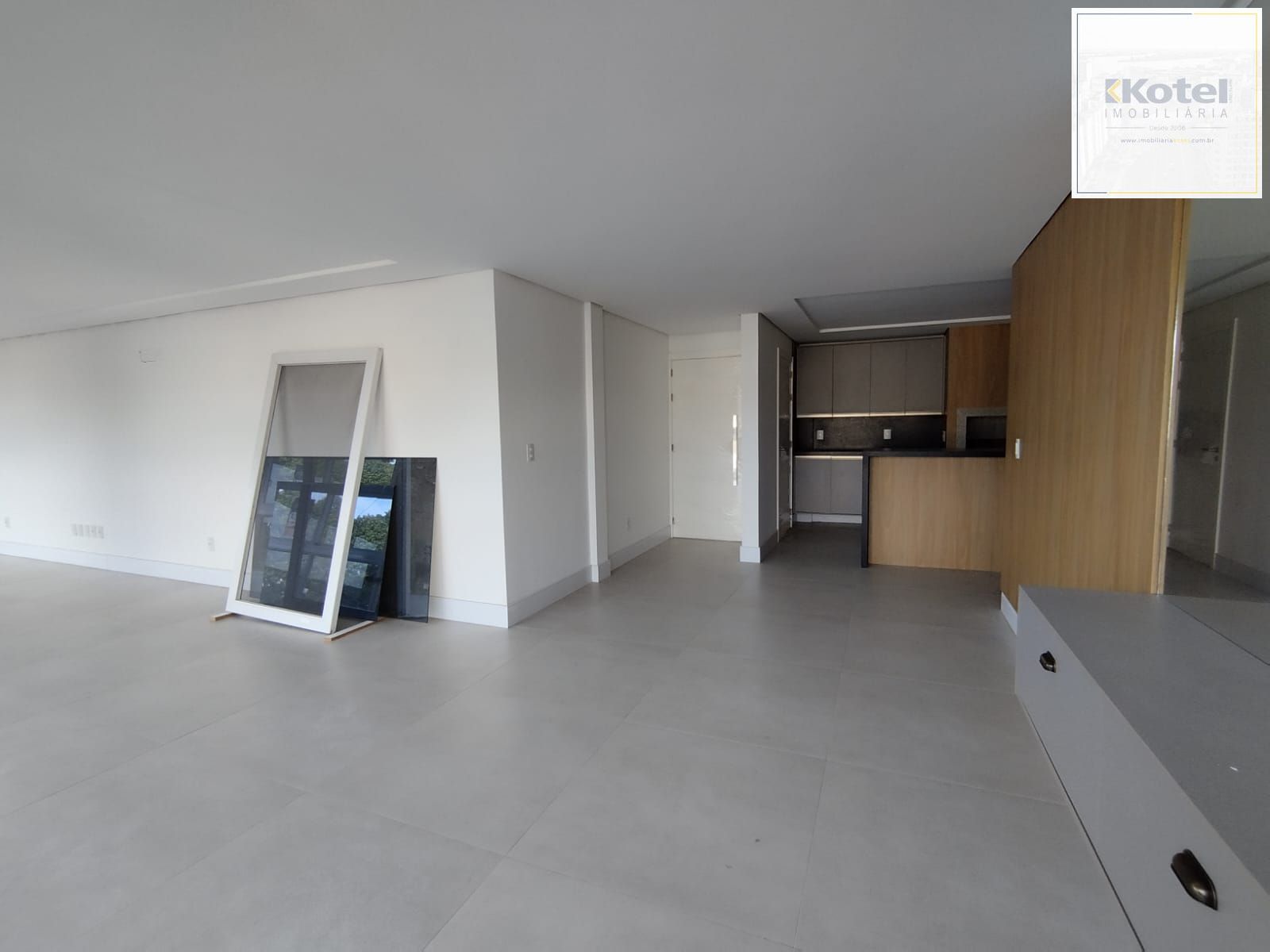 Apartamento - 3 dormitórios, sendo 3 suites, 4 vagas - Vila Assunção