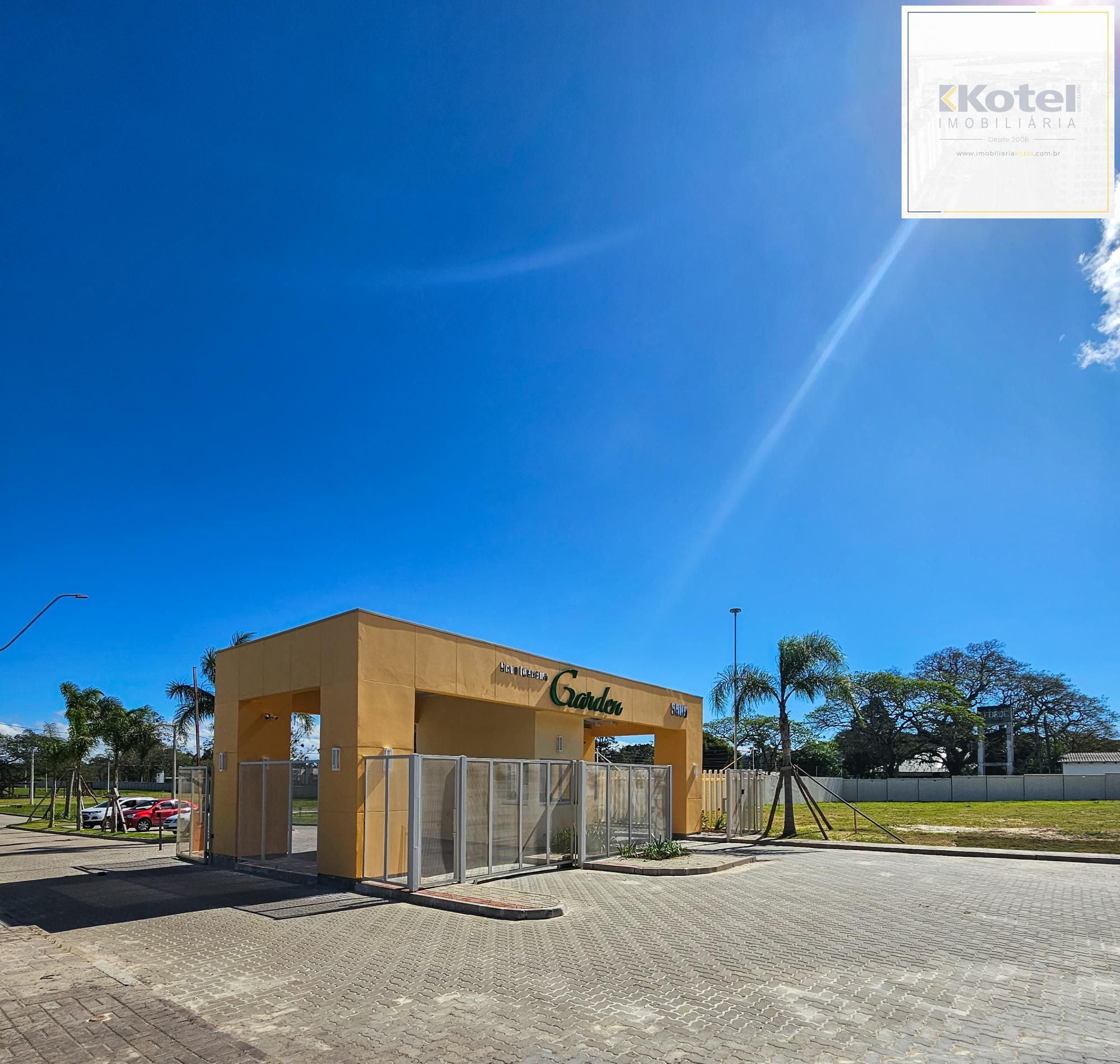 Sobrado novo 3 suítes patio amplo em condomínio com infraestrutura completa no bairro Hípica!