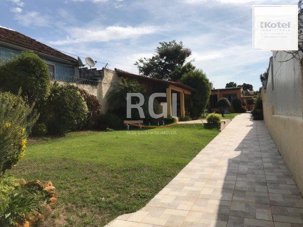 Casa para Venda - 150m², 3 dormitórios, 2 vagas - Vila Nova